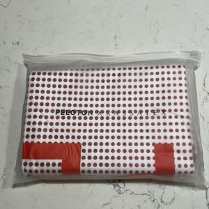 NWT - Peloton x Kassatex ombré dot yoga towel.